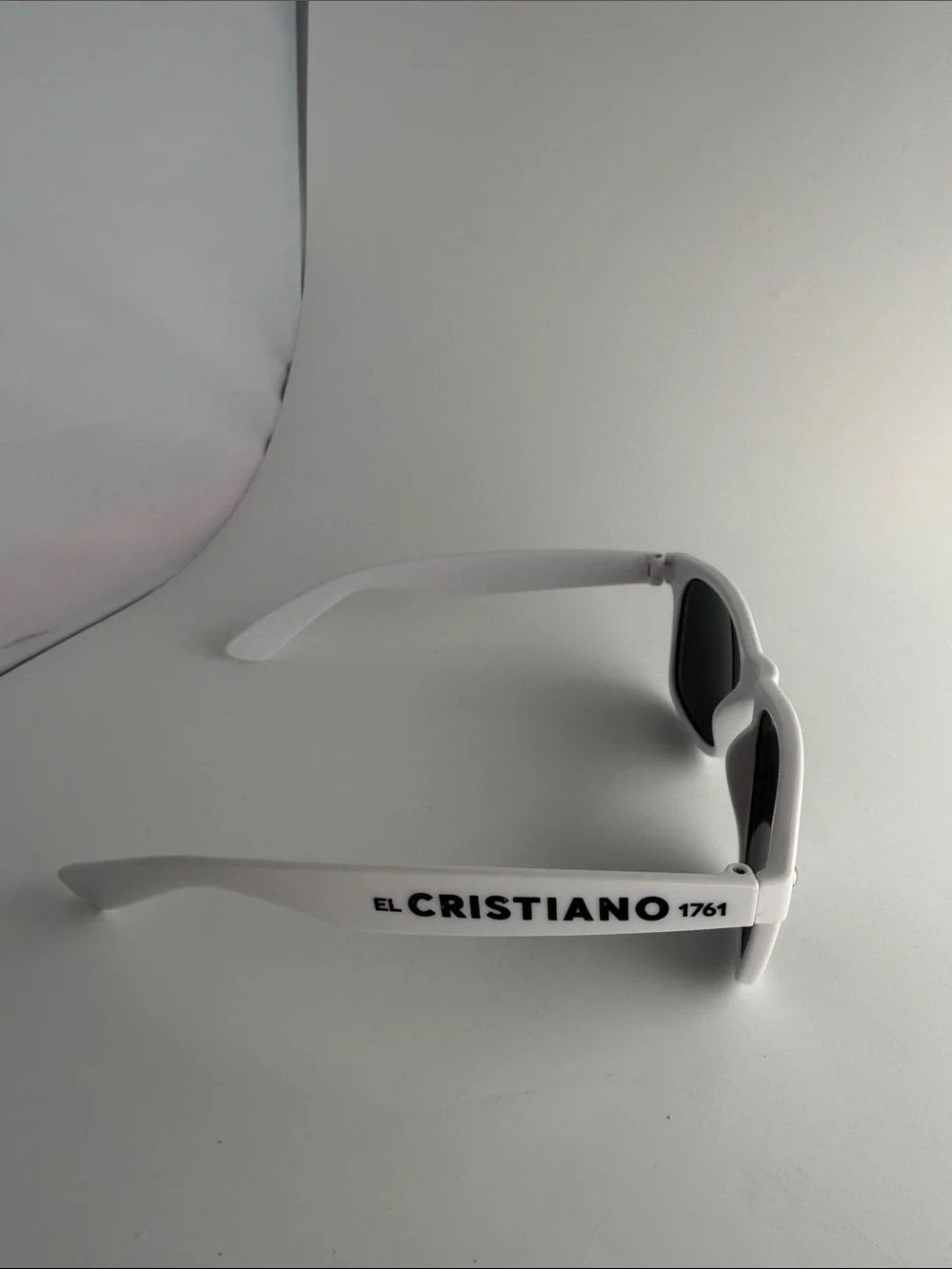 White Sun Glasses by El Cristiano 1761